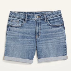 NWT Old Navy MidRise Jean Shorts - Medium Wash 5.5in inseam - size 16